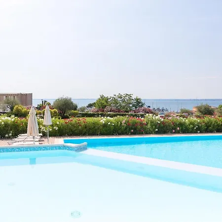 Oliveto Al Porto By Wonderful Italy * Moniga del Garda